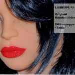 Tania mit roten Lippen